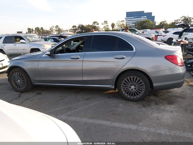 55SWF4KB1FU008292 Mercedes-Benz C 300 Luxury 4matic