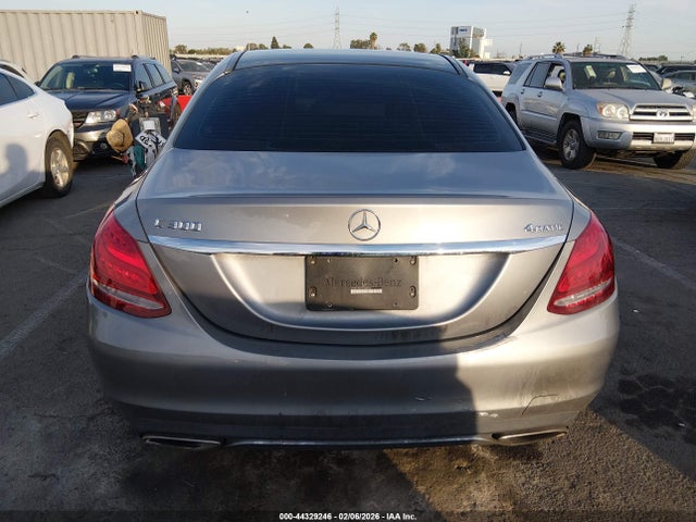 55SWF4KB1FU008292 Mercedes-Benz C 300 Luxury 4matic