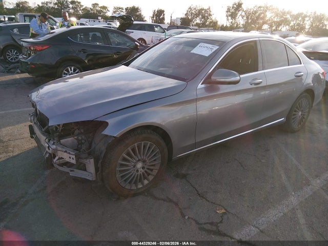 55SWF4KB1FU008292 Mercedes-Benz C 300 Luxury 4matic