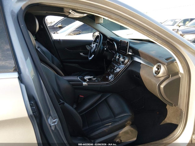 55SWF4KB1FU008292 Mercedes-Benz C 300 Luxury 4matic