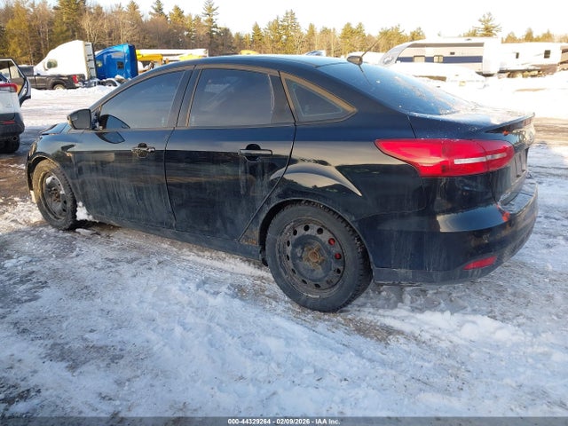 Ford FOCUS SE 2016 1FADP3F20GL228005 Image 3
