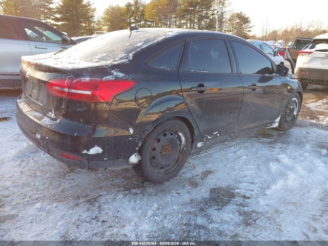 Ford FOCUS SE 2016 1FADP3F20GL228005 Image 4