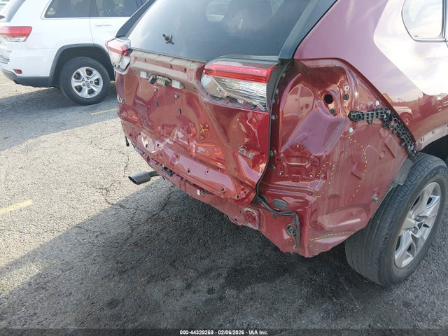 2T3W1RFV1NW196158 Toyota Rav4 Xle