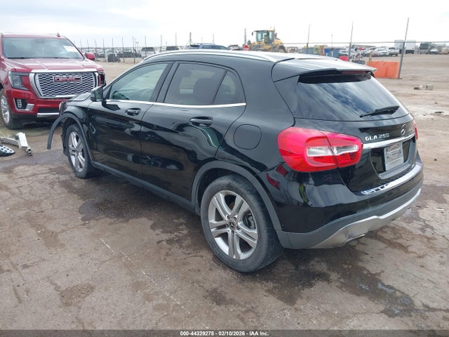 44329278 :رقم المزاد ، WDCTG4EB4JJ421946 vin ، 2018 Mercedes-benz Gla 250 مزاد بيع