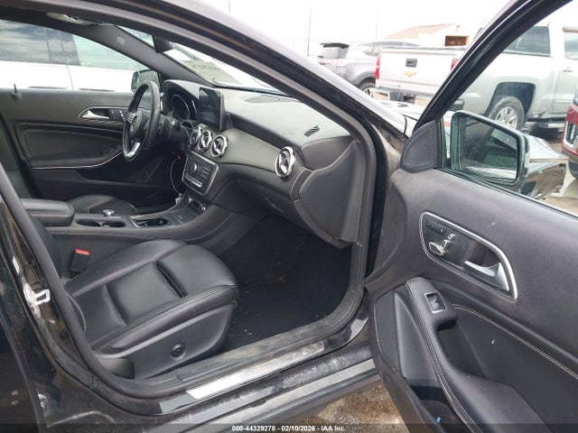 44329278 :رقم المزاد ، WDCTG4EB4JJ421946 vin ، 2018 Mercedes-benz Gla 250 مزاد بيع