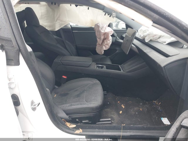 2025 TESLA MODEL 3 5YJ3E1EA0SF909348 Photo 4