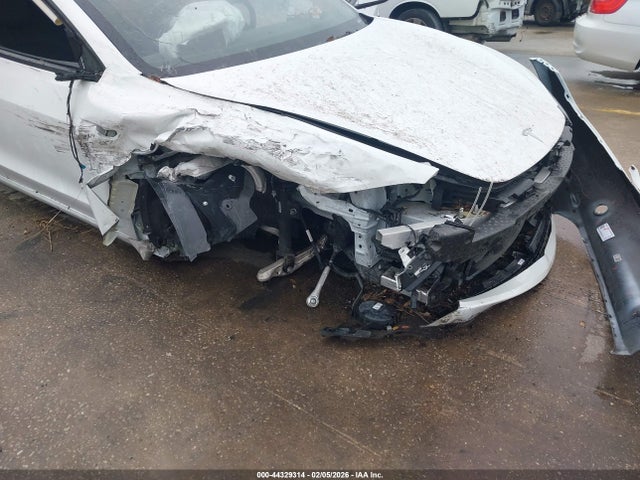 2025 TESLA MODEL 3 5YJ3E1EA0SF909348 Photo 5