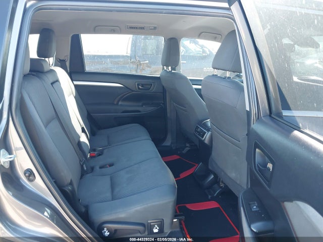 5TDZARFH1KS054557 Toyota Highlander Le