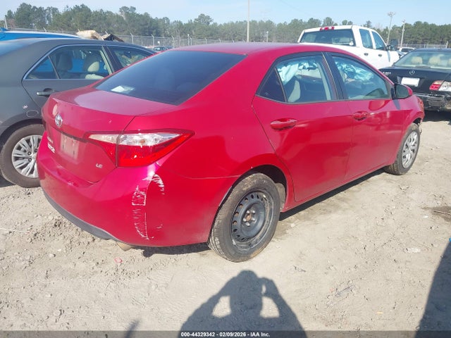 Toyota COROLLA LE 2018 5YFBURHE7JP759270 Image 4