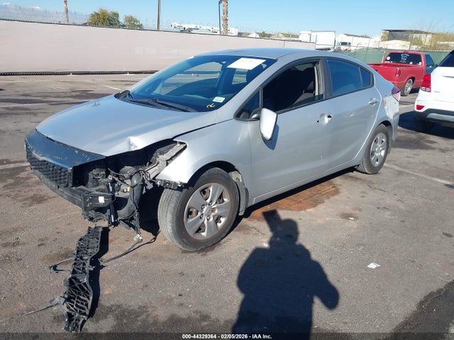 3KPFK4A7XJE234162 KIA FORTE LX