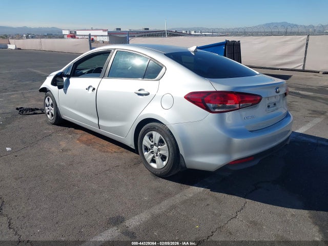 3KPFK4A7XJE234162 KIA FORTE LX