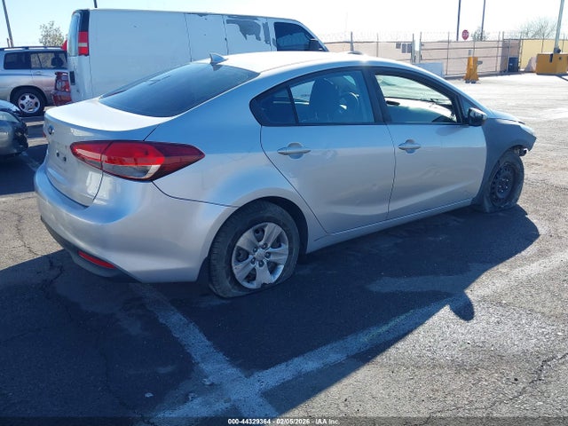 3KPFK4A7XJE234162 KIA FORTE LX