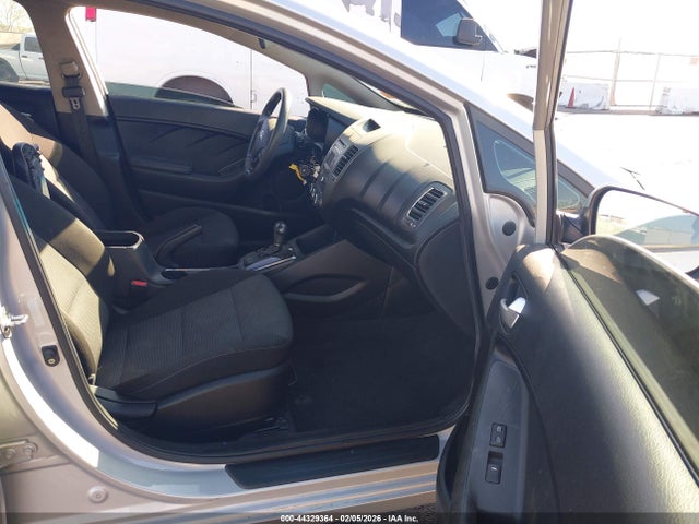 3KPFK4A7XJE234162 KIA FORTE LX