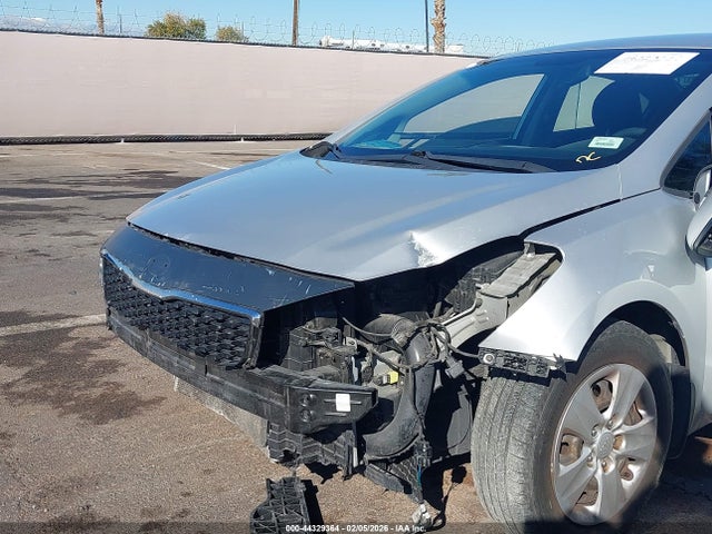 3KPFK4A7XJE234162 KIA FORTE LX