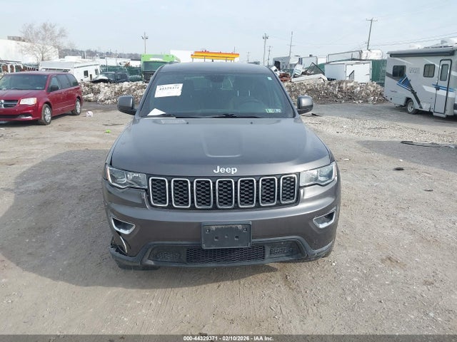 1C4RJFAG1KC609408 Jeep Grand Cherokee Laredo E 4x4