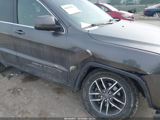 1C4RJFAG1KC609408 Jeep Grand Cherokee Laredo E 4x4