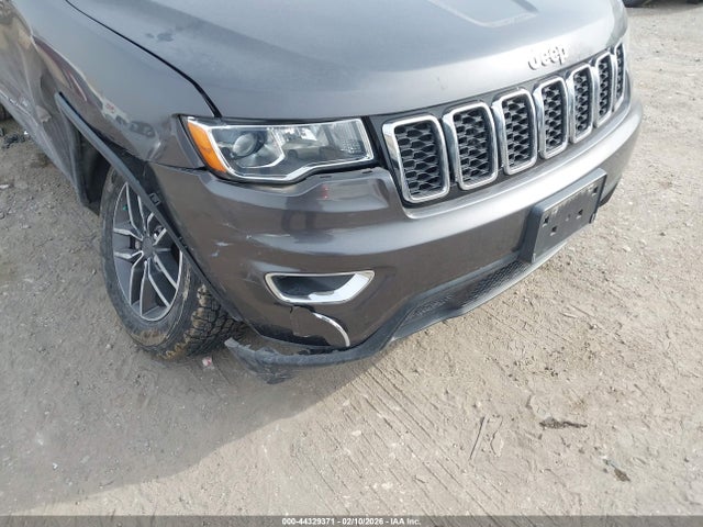 1C4RJFAG1KC609408 Jeep Grand Cherokee Laredo E 4x4