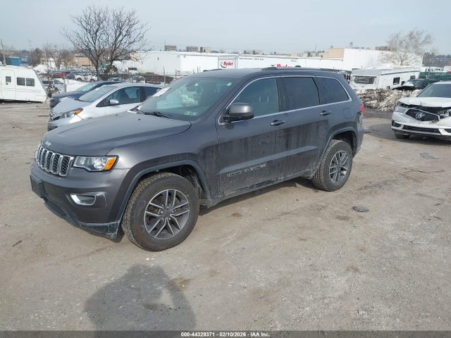 1C4RJFAG1KC609408 Jeep Grand Cherokee Laredo E 4x4