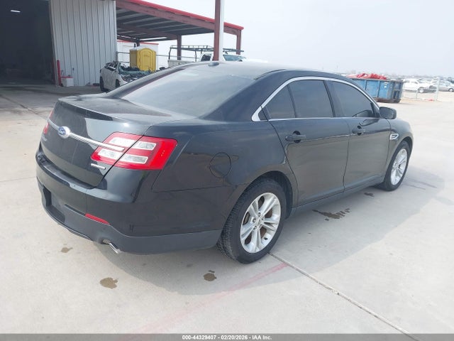 Ford TAURUS SE 2018 1FAHP2D87JG134061 Image 4
