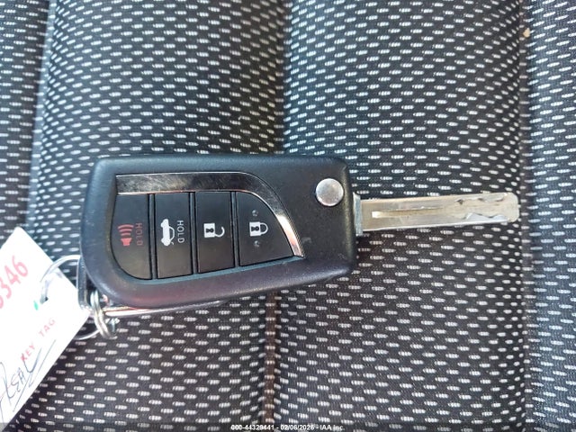 4T1B11HK9JU144752 Toyota CAMRY LE