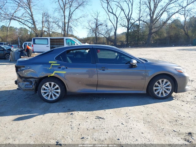 4T1B11HK9JU144752 Toyota CAMRY LE