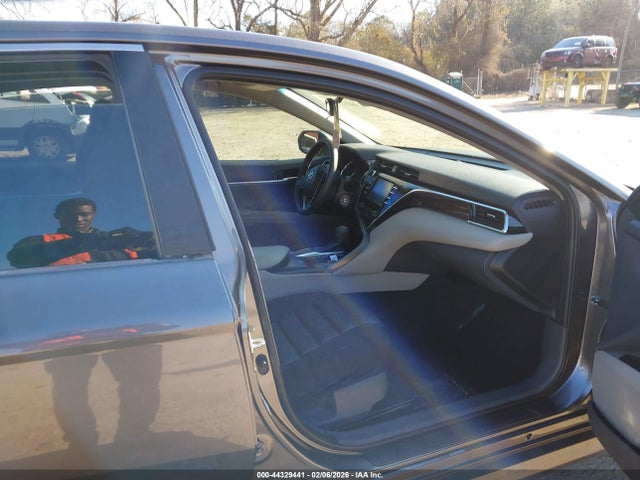 4T1B11HK9JU144752 Toyota CAMRY LE