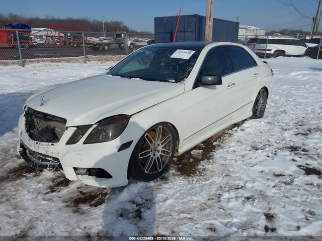 2010 MERCEDES-BENZ E 550 WDDHF9ABXAA160958 Photo 1