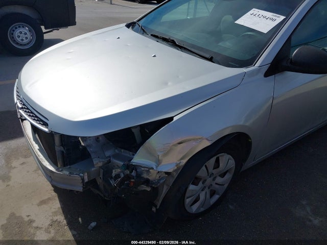 Aukcja sprzedaży 2015 Chevrolet Cruze Ls Auto, vin: 1G1PA5SG1F7235809, numer aukcji: 44329490