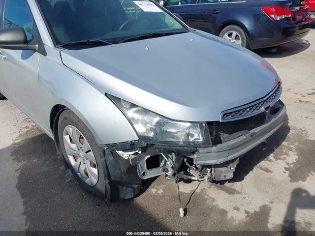 Aukcja sprzedaży 2015 Chevrolet Cruze Ls Auto, vin: 1G1PA5SG1F7235809, numer aukcji: 44329490
