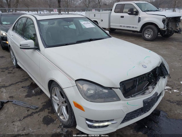 2012 MERCEDES-BENZ C 300 WDDGF8BB9CR195693
