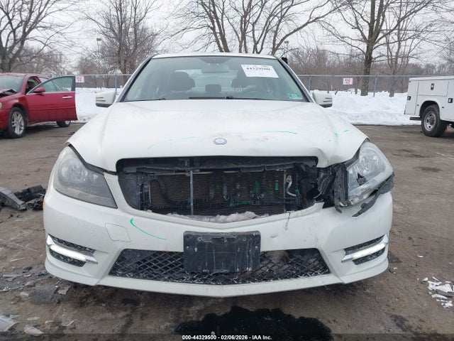 44329500 :رقم المزاد ، WDDGF8BB9CR195693 vin ، 2012 Mercedes-benz C 300 Luxury 4matic/sport 4matic مزاد بيع
