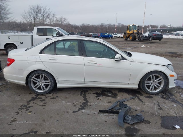 44329500 :رقم المزاد ، WDDGF8BB9CR195693 vin ، 2012 Mercedes-benz C 300 Luxury 4matic/sport 4matic مزاد بيع