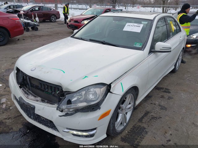 2012 MERCEDES-BENZ C 300 WDDGF8BB9CR195693 Photo 1