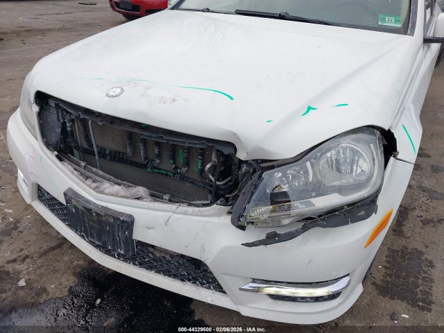 2012 MERCEDES-BENZ C 300 WDDGF8BB9CR195693 Photo 5