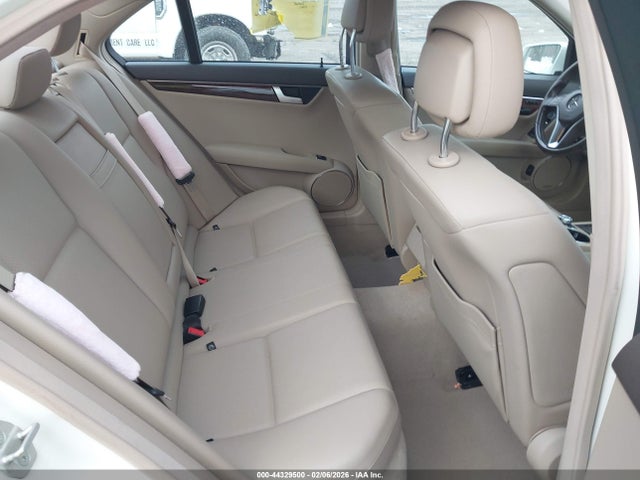 2012 MERCEDES-BENZ C 300 WDDGF8BB9CR195693 Photo 7