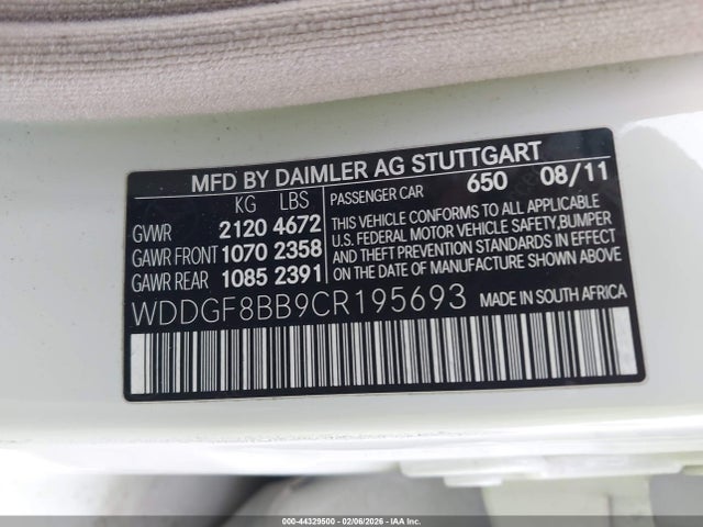 2012 MERCEDES-BENZ C 300 WDDGF8BB9CR195693 Photo 8