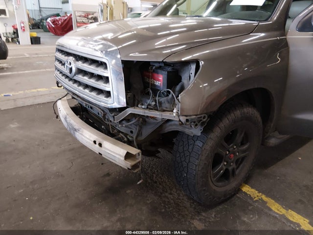 2011 TOYOTA SEQUOIA 5TDBY5G13BS050937 Photo 5