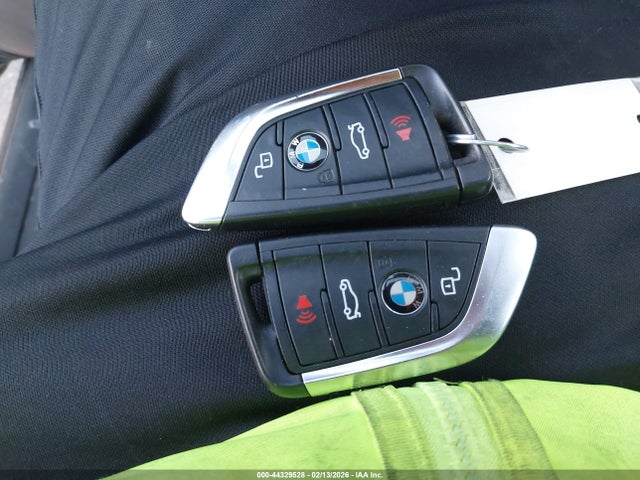 3MW5R7J00M8B98607 BMW 330i Xdrive