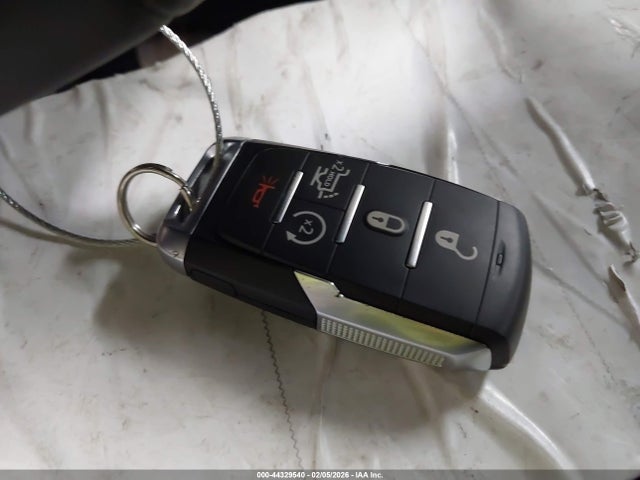 2025 RAM 1500 1C6SRFLP9SN706469 Photo 10