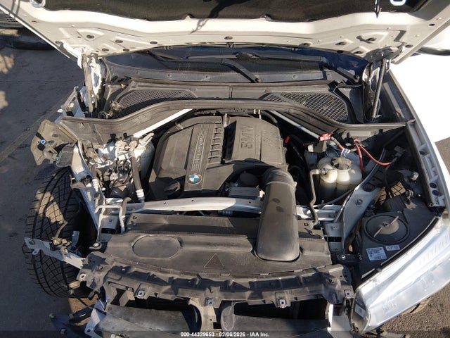 2016 BMW X5 5UXKR0C53G0S92077 Photo 9