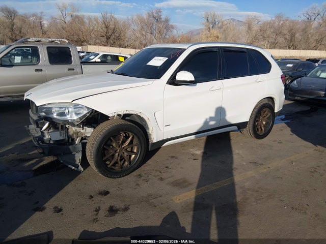 2016 BMW X5 5UXKR0C53G0S92077 Photo 1
