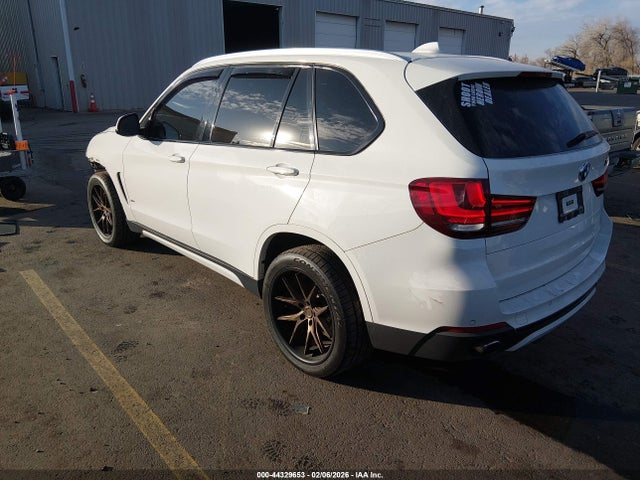 2016 BMW X5 5UXKR0C53G0S92077 Photo 2