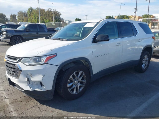 Chevrolet Traverse Ls 2019 1GNERFKW2KJ173412 Image 2