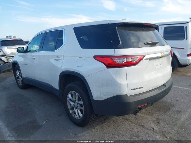 Chevrolet Traverse Ls 2019 1GNERFKW2KJ173412 Image 3