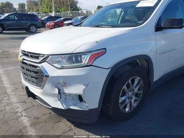 Chevrolet Traverse Ls 2019 1GNERFKW2KJ173412 Image 6