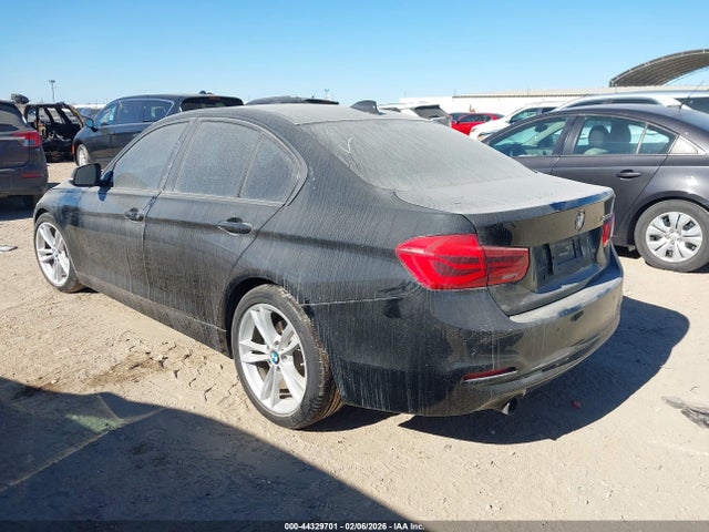 2016 BMW 320I WBA8E1G56GNU10808 Photo 2