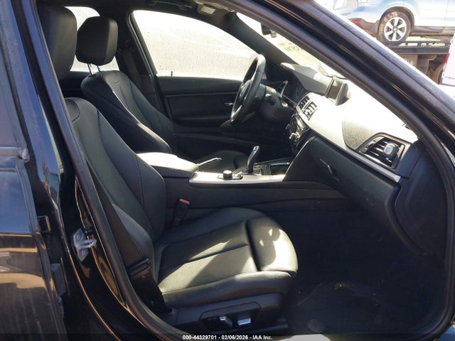 2016 BMW 320I WBA8E1G56GNU10808 Photo 4