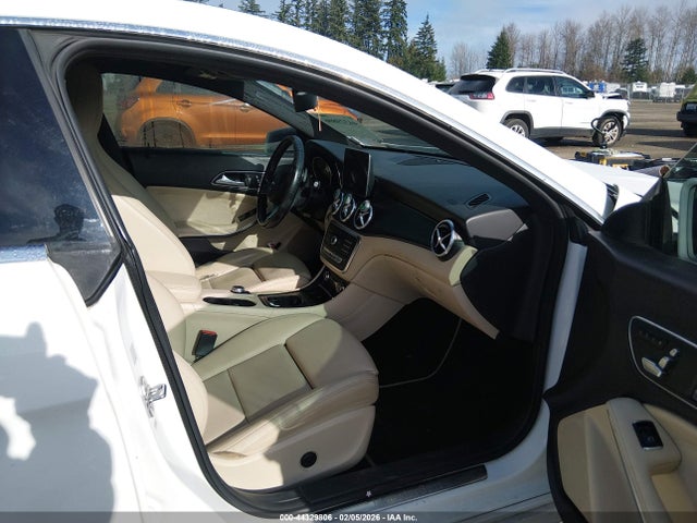 2018 MERCEDES-BENZ CLA 250 WDDSJ4EB8JN646212 Photo 4