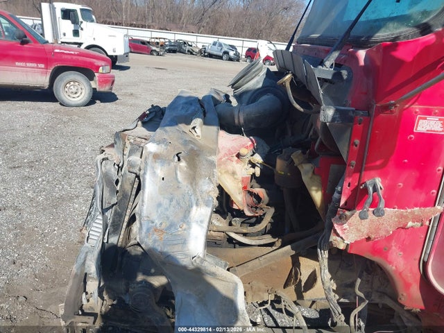 Продажа на аукционе авто 1998 Kenworth Construction T300, vin: 3BKMHD7X2WF791071, номер лота: 44329814