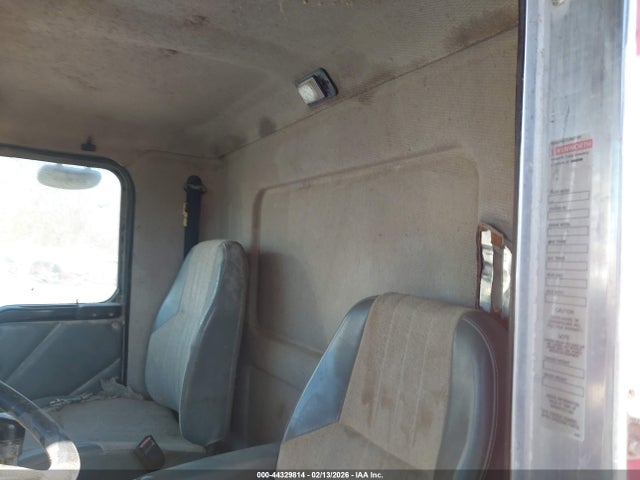 Продажа на аукционе авто 1998 Kenworth Construction T300, vin: 3BKMHD7X2WF791071, номер лота: 44329814